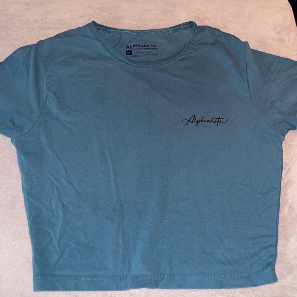 alphalete cropped tee